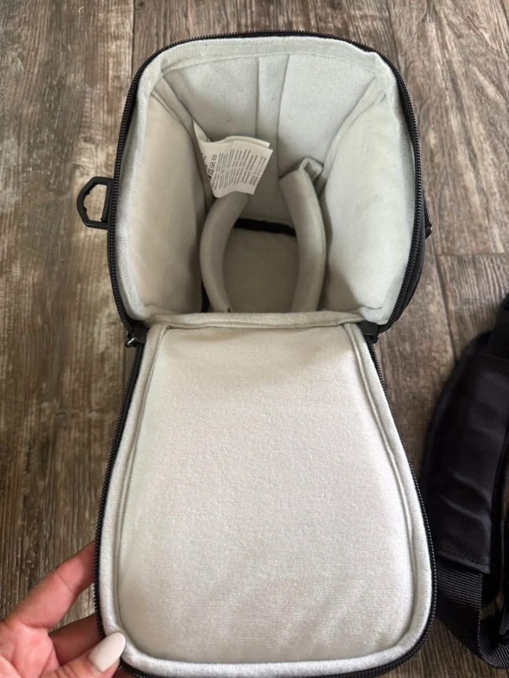 AmazonBasics Black Compact Camera Case for DSLRs, Only Bag!
